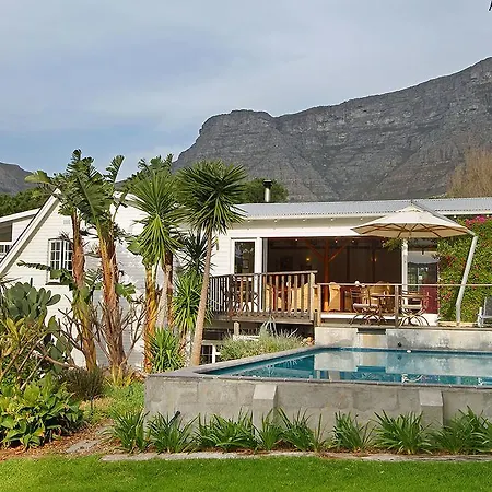 Cape Paradise Lodge And Apartments-2